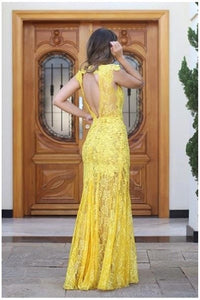 Yellow Elaborate Sleeveless Sheath/Column Lace Prom Dresses
