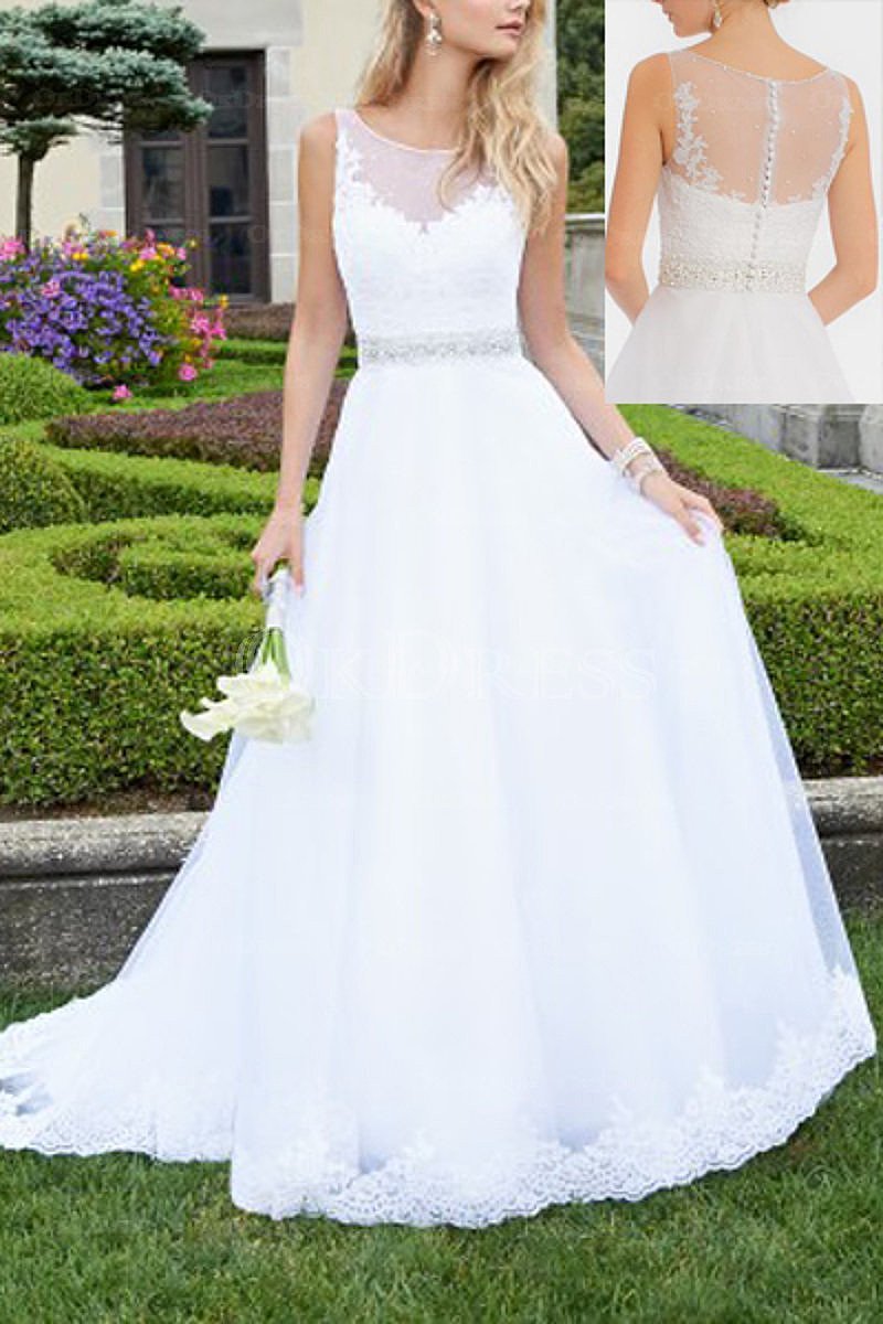 White Enchanting Covered Button A-line/Princess Tulle Scoop Neck Wedding Dresses