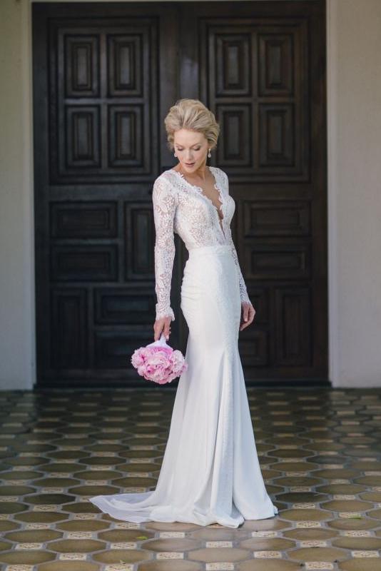 Ivory Brilliant V-neck Sheath/Column Chiffon Natural Wedding Dresses