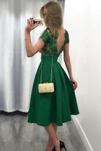 Green Classic A-line Natural Satin Scoop Prom Dresses