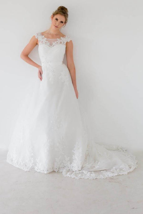 White A-line Sleeveless Illusion Lace Classic Wedding Dresses