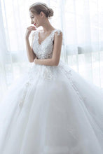 White Most Popular Appliques Lace Court Train Tulle V-neck Wedding Dresses