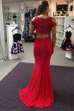 Red Lace Floor-Length Scoop Neck Prom Dresses