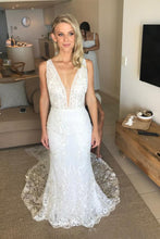 Lace Sleeveless Floor-Length Wedding Dresses