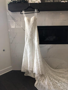 A-Line/Princess Court Train Lace Wedding Dresses