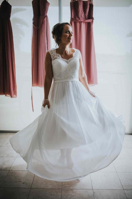 A-Line/Princess Tulle Sleeveless Lace Wedding Dresses
