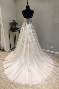 Spaghetti Straps Appliques Lace Sweetheart Sleeveless Tulle Wedding Dresses