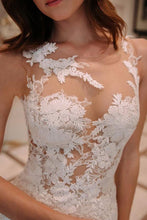 A-Line/Princess Scoop Neck Floor-Length Tulle Lace Wedding Dress