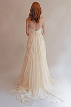 A-Line/Princess Sweep Train Spaghetti Straps Chiffon Wedding Dresses