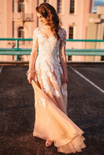 Trumpet/Mermaid Floor-Length Tulle Long Sleeves Wedding Dresses with Appliques Lace