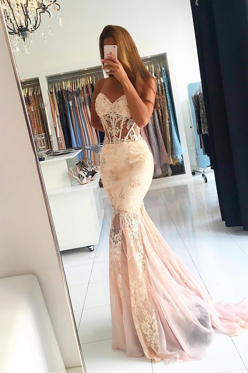 Champagne Awesome Strapless Sleeveless Appliques Lace Trumpet/Mermaid Long Tulle Prom Dresses