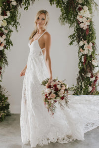 Stunning A-line Spaghetti Straps Split Lace Long Beach Wedding Dresses