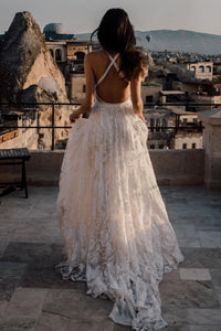 Stunning A-line Spaghetti Straps Split Lace Long Beach Wedding Dresses