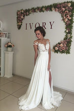 Admirable A-line Lace Appliqued Sweep Train Chiffon Wedding Dresses